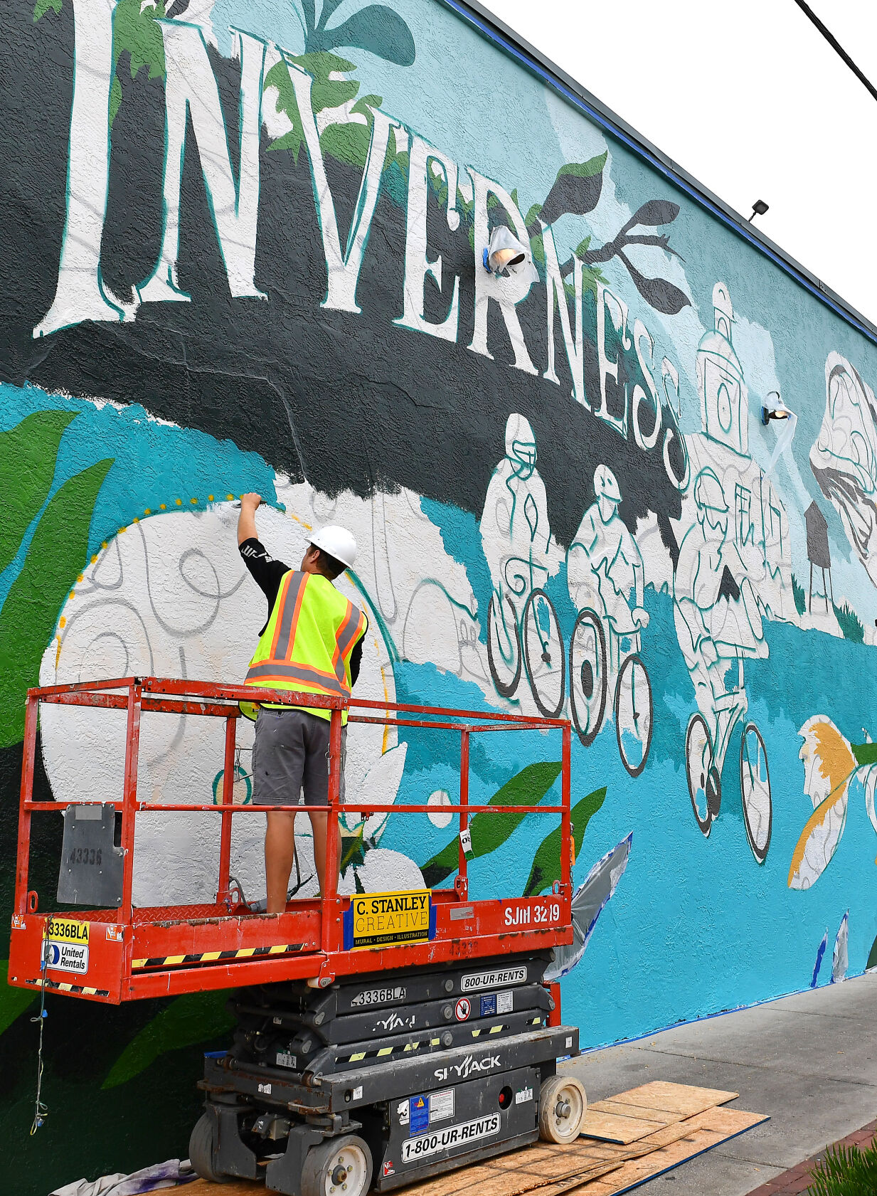 Mural 2.jpg